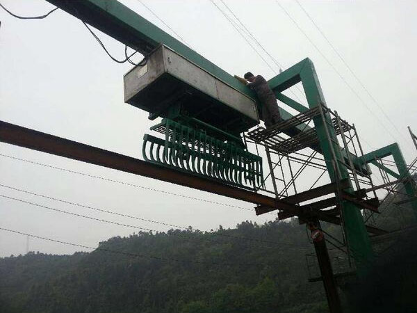 抓斗清污機(jī)